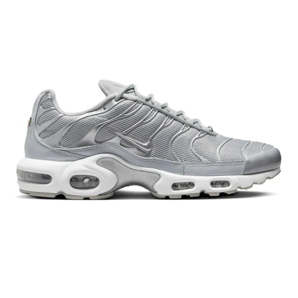 NIKE TN AIR MAX PLUS - METALLIC SILVER