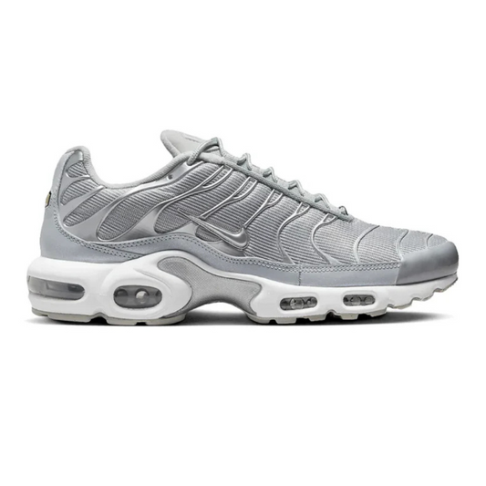 NIKE TN AIR MAX PLUS - METALLIC SILVER